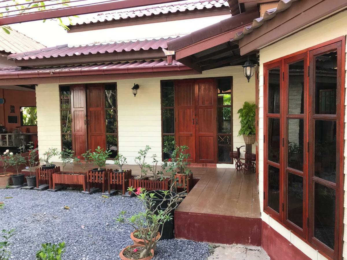 Ferienwohnung Grandma'S House Nakhon Nayok Exterior foto