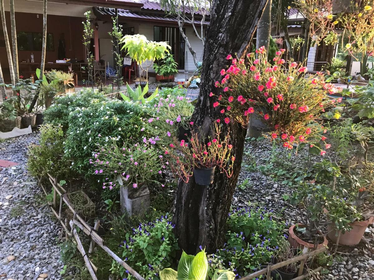 Ferienwohnung Grandma'S House Nakhon Nayok Exterior foto